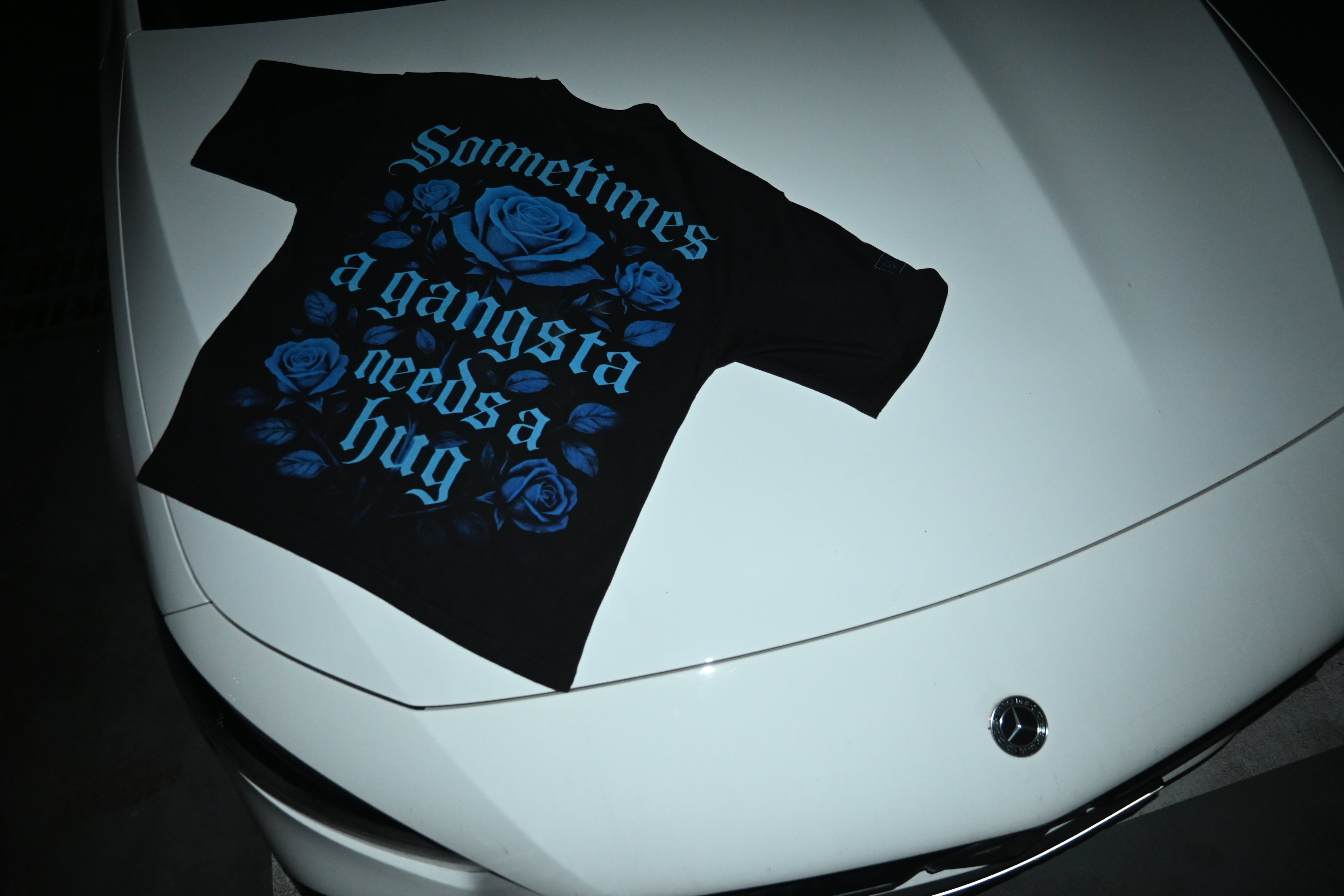 T-shirt « sometimes a gangsta needs a hug »
